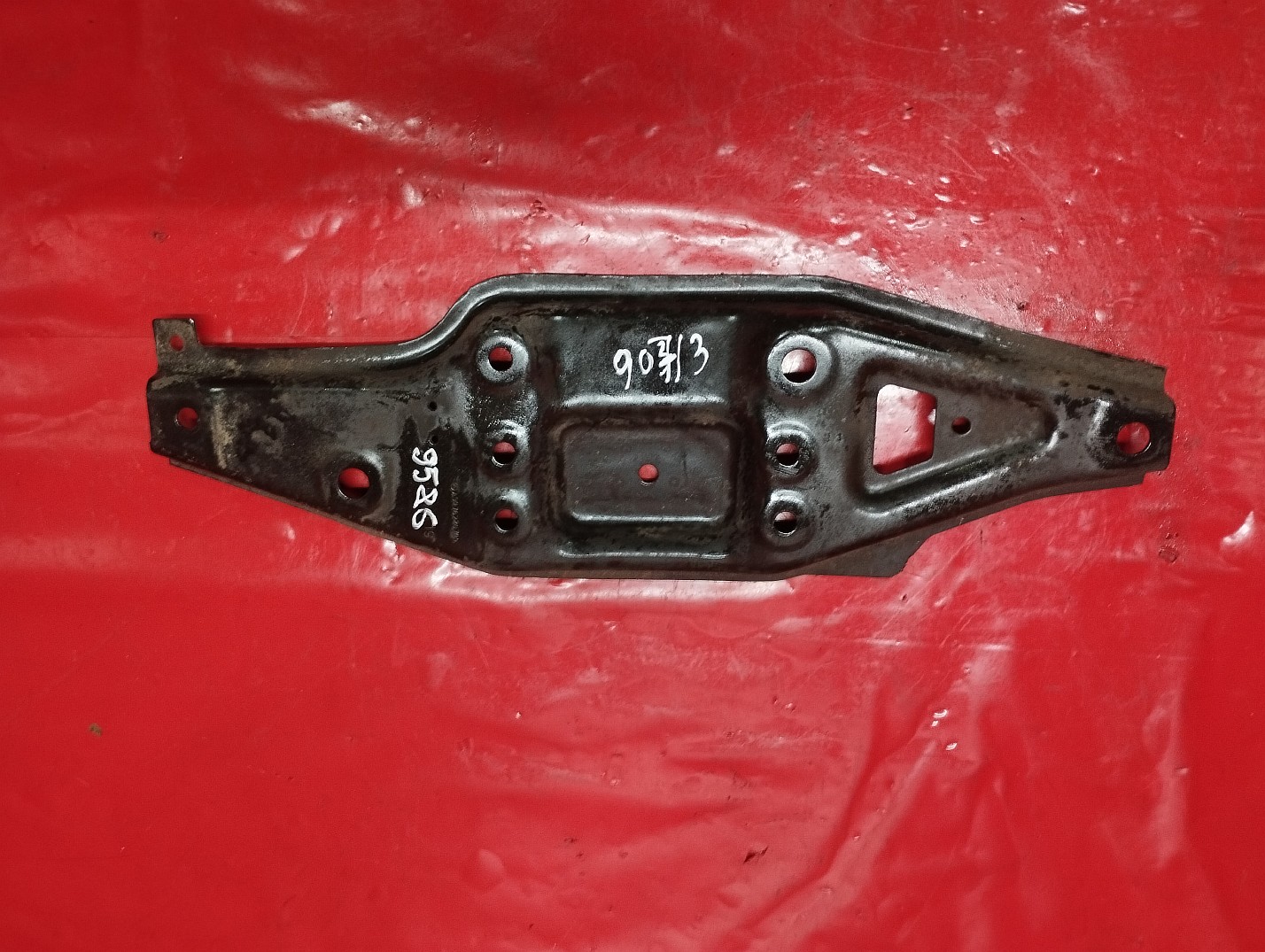 Кронштейн (крепления) подрамника переднего левый Mercedes-Benz Sprinter W907 (2014-2024) - 1