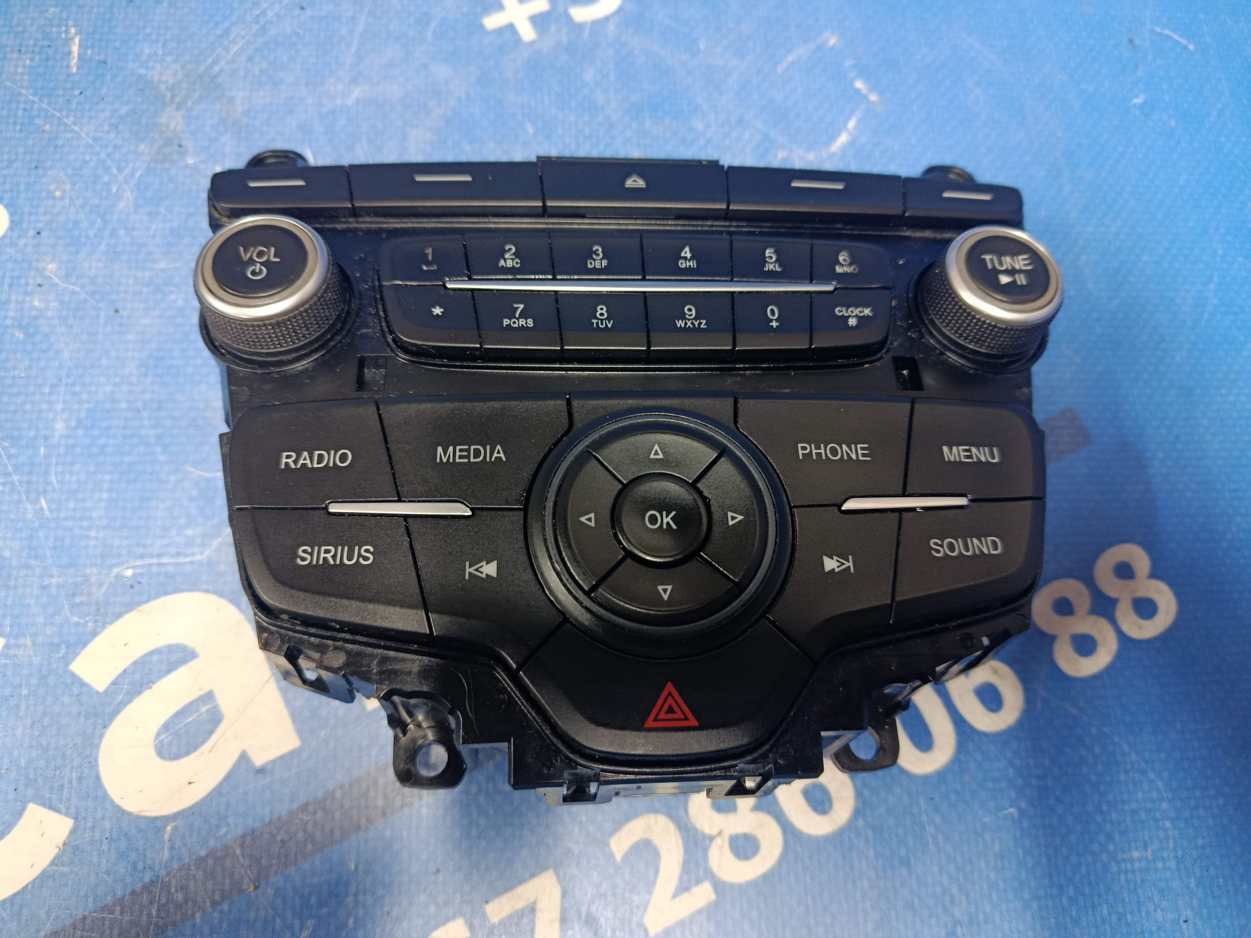 Панель керування магнітолою  Ford Escape 3 FL ( 2012 - 2019 ) - 1