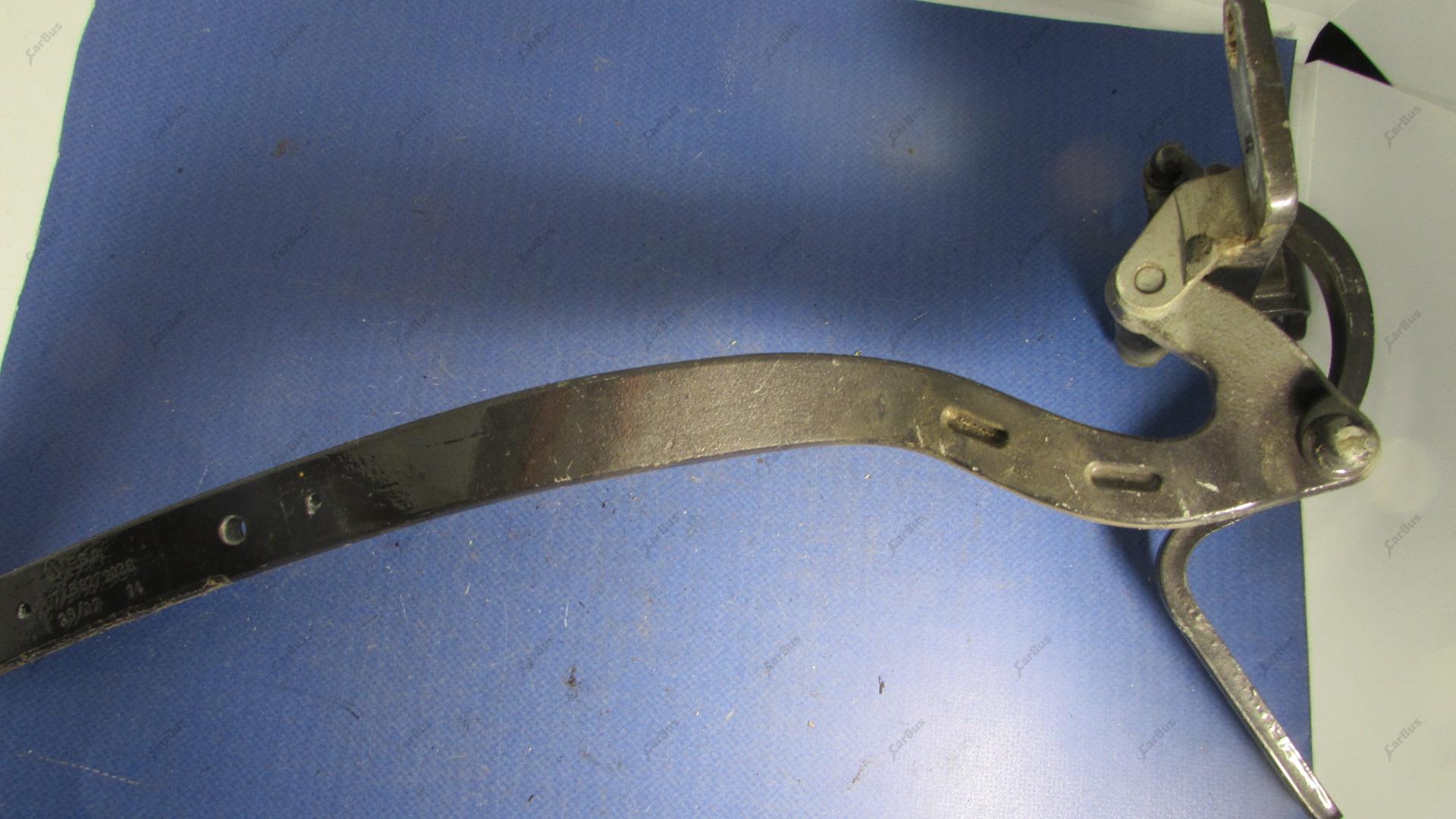 Петля кришки (двері) багажника Volkswagen Touareg (2003-2006) дорестайл - 1