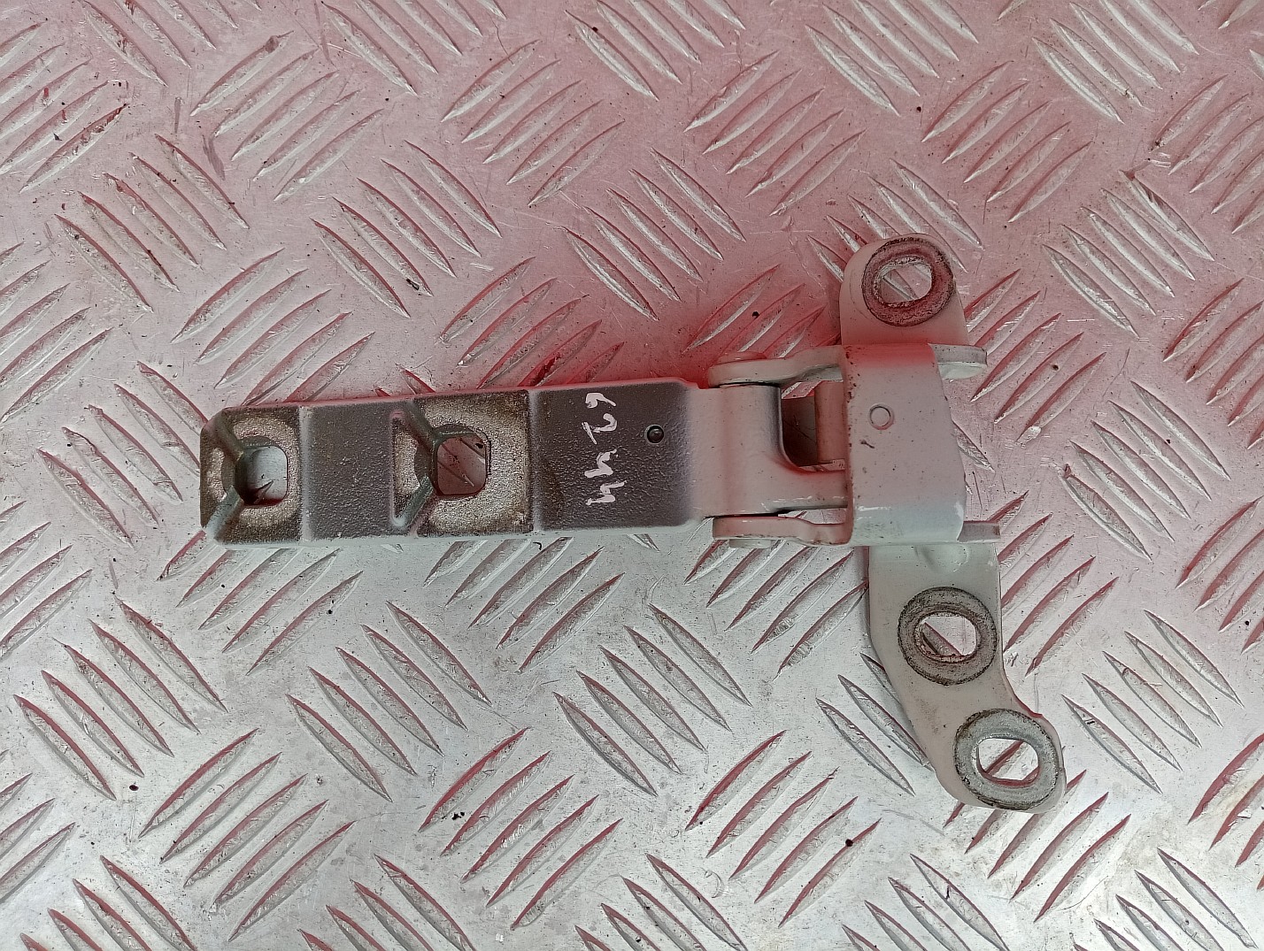 Петля крышки (двери) багажника BMW X5 F15 (2013-2018) - 1