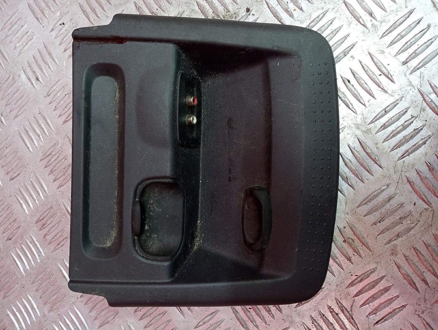 Декоративна накладка на торпедо Renault Trafic II, Opel Vivaro II, Nissan Primastar II (2006-2014) рестайл - 1