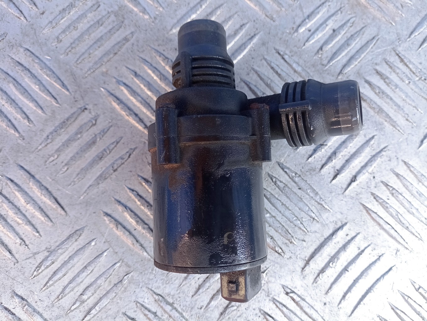 Насос водяний (помпа) BMW X5 E70 (2007-2010) дорестайл - 1