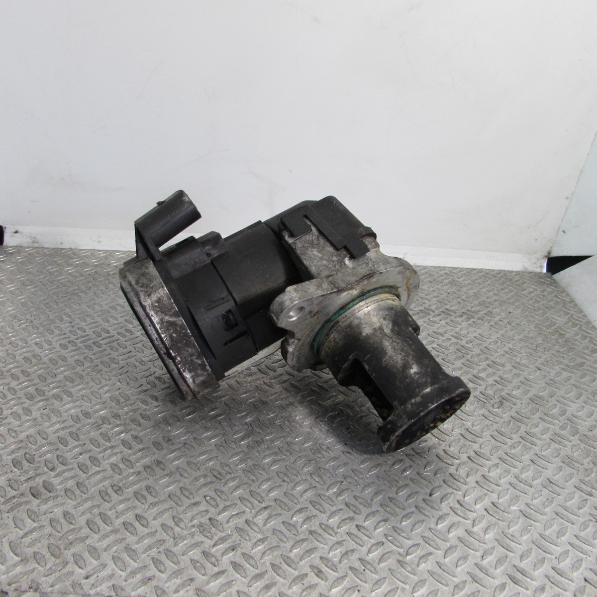 Клапан EGR Mercedes-Benz Vito W 639 (2003-2010) дорестайл - 1