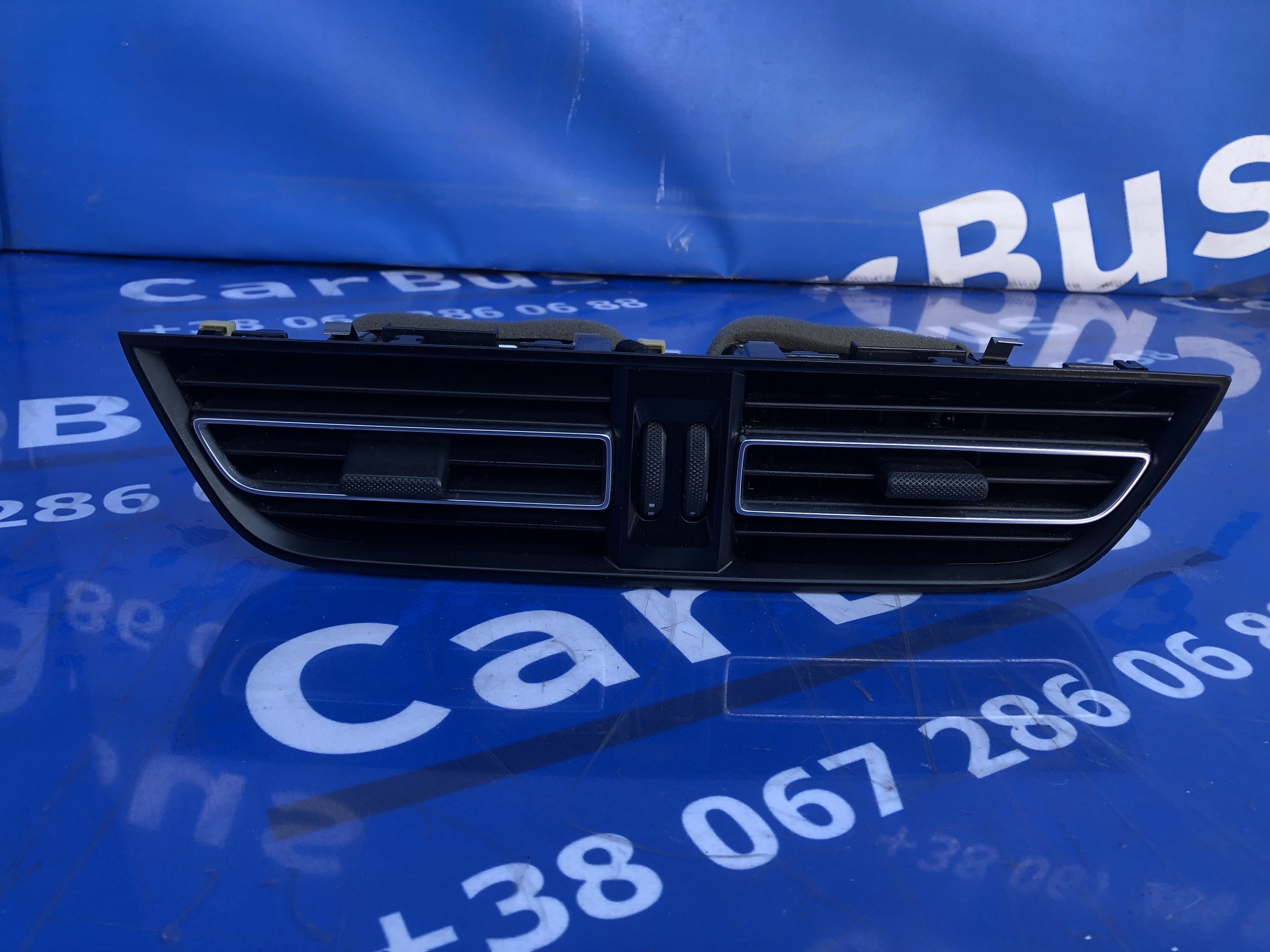 Дефлектор обдування салону Porsche Macan 95B  ( 2013 - 2021) - 1