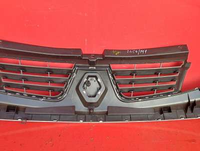 Накладка бампера переднього центральна Renault Trafic II, Opel Vivaro II, Nissan Primastar II (2006-2014) рестайл