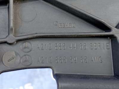Кронштейн (кріплення) заднього бампера центральний Mercedes-Benz W212 E350 (2009-2016)