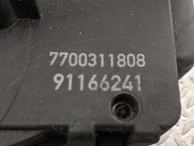 Замок двери передней правой Renault Trafic II, Opel Vivaro II, Nissan Primastar II (2001-2006) дорестайл
