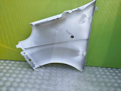 Крыло переднее правое Renault Trafic II, Opel Vivaro II, Nissan Primastar II (2006-2014) рестайл