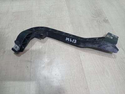 Кронштейн (крепление) переднего бампера правый Mercedes ML W166 (з 2011)