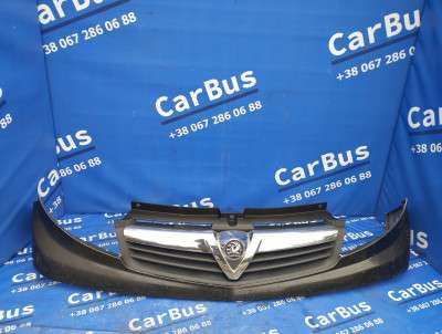 Накладка бампера переднього центральна Renault Trafic II, Opel Vivaro II, Nissan Primastar II (2006-2014) рестайл