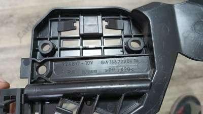 Держатель замка дверей Mercedes ML W166 (з 2011)