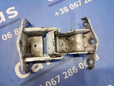 Петля двері розпашной Renault Trafic II, Opel Vivaro II, Nissan Primastar II (2006-2014) рестайл