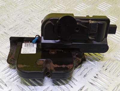 Замок кришки (двері) багажника Mercedes-Benz Vito W 639 (2003-2010) дорестайл