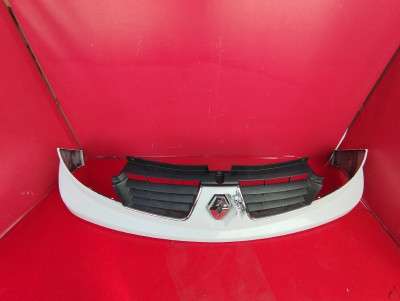 Накладка бампера переднього центральна Renault Trafic II, Opel Vivaro II, Nissan Primastar II (2006-2014) рестайл