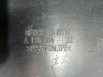 Подкрылок (защита крыла) передний правый Mercedes GL X166