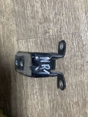 Петля двері передньої правої (нижня) Nissan Rogue 2014-2020