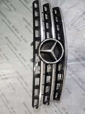 Решетка капота Mercedes ML W164 (2005-2011)