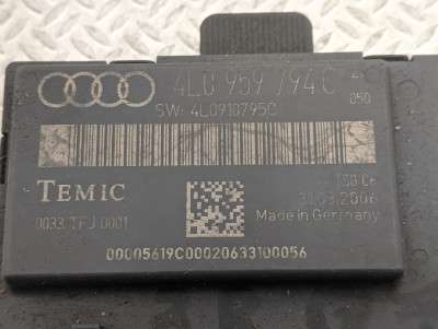 Блок керування дверима Audi Q7 (2006-2009)