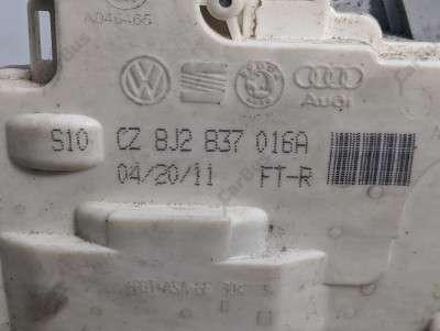 Замок дверей передньої правої Volkswagen Touareg FL (2015-2018)