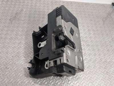 Замок двери передней правой Renault Trafic II, Opel Vivaro II, Nissan Primastar II (2001-2006) дорестайл