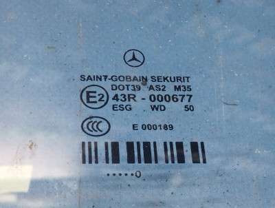 Скло бокових дверей передніх лівих Mercedes-Benz W212 E350 (2009-2016) - 2
