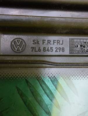 Скло кузовне заднє праве Volkswagen Touareg (2007-2010) рестайл