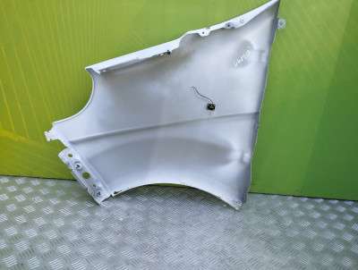 Крыло переднее правое Renault Trafic II, Opel Vivaro II, Nissan Primastar II (2006-2014) рестайл