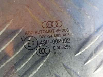 Скло бокових дверей задніх лівих Audi Q7 4M(2015-2020)