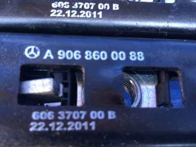 Механізм регулювання висоти ременя безпеки Mercedes-Benz Sprinter W 906 (2006-2014) дорестайл