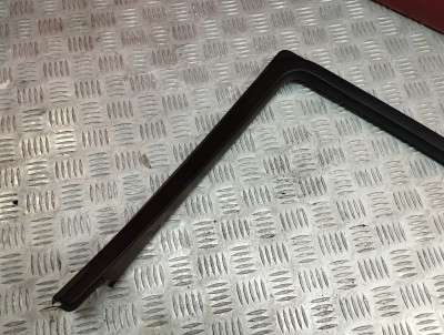 Накладка декоративная (молдинг) задней правой двери Audi Q7 (2010-2015)