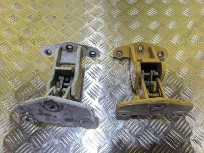 Петля двері розпашной Renault Trafic II, Opel Vivaro II, Nissan Primastar II (2006-2014) рестайл