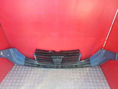 Накладка бампера переднього центральна Renault Trafic II, Opel Vivaro II, Nissan Primastar II (2006-2014) рестайл