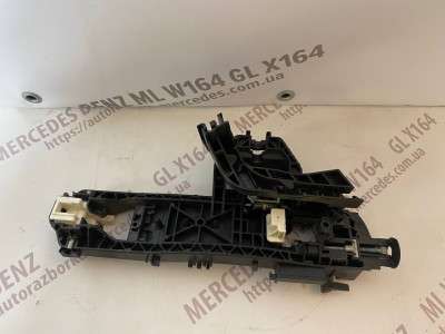 Кронштейн (тримач) ручки дверей Mercedes ML W166 (з 2011)