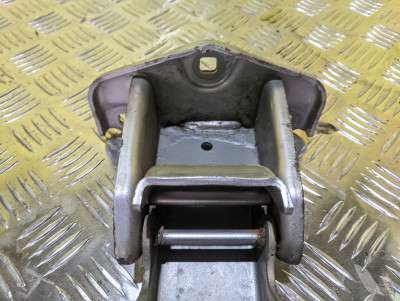 Петля двері розпашной Renault Trafic II, Opel Vivaro II, Nissan Primastar II (2006-2014) рестайл