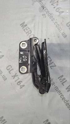 Петля капота правая Mercedes ML W164 (2005-2011)
