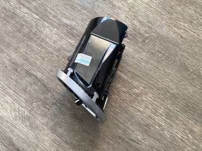 Дефлектор обдування салону центральний Mercedes GL X164