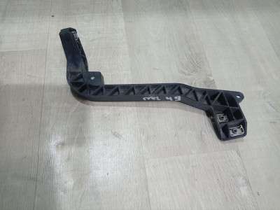 Кронштейн (крепление) переднего бампера правый Mercedes ML W166 (з 2011)