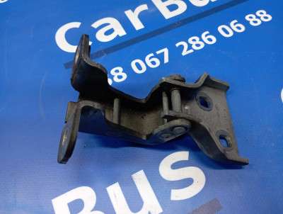 Петля двери передней правой Renault Trafic II, Opel Vivaro II, Nissan Primastar II (2006-2014) рестайл
