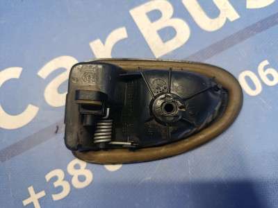 Ручка двери внутренняя задняя левая Renault Trafic II, Opel Vivaro II, Nissan Primastar II (2006-2014) рестайл