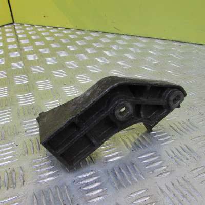 Кронштейн ТНВД Renault Trafic II, Opel Vivaro II, Nissan Primastar II (2001-2006) дорестайл