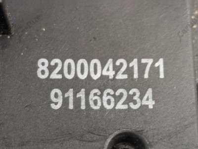 Замок двери передней правой Renault Trafic II, Opel Vivaro II, Nissan Primastar II (2006-2014) рестайл