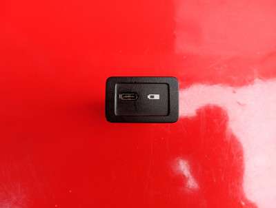 Разъем AUX / USB Mercedes-Benz Sprinter W907 (2014-2024)