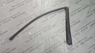 Накладка декоративна (молдинг) передніх правих дверей Mercedes ML W164 (2005-2011)