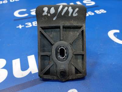 Упор дверей (капота, ляди) Renault Trafic II, Opel Vivaro II, Nissan Primastar II (2006-2014) рестайл