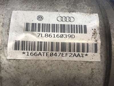 Стійка амортизатора переднього лівого Audi Q7 (2010-2015)