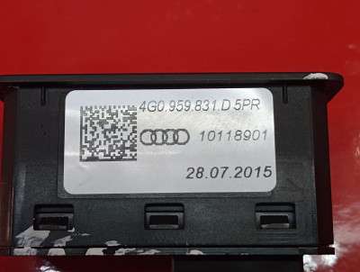 Кнопка відкриття багажника Audi Q7 4M(2015-2020)