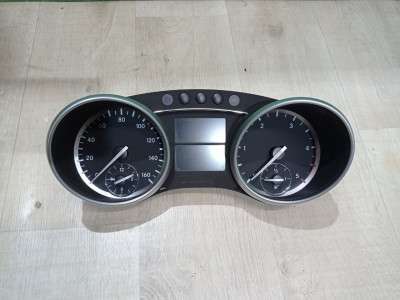 Панель приладів (щиток приладів) Mercedes GL X164