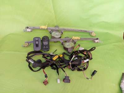 Комплект стеклоподъемников Renault Trafic II, Opel Vivaro II, Nissan Primastar II (2001-2006) дорестайл