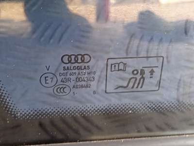 Скло кватирки двері задньої лівої Audi Q7 4M(2015-2020)