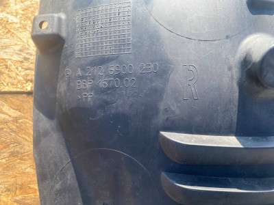 Подкрылок (защита крыла) передний правый E-class W212